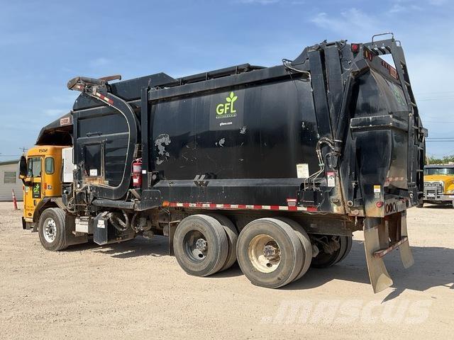 Peterbilt 320 Vuilniswagens