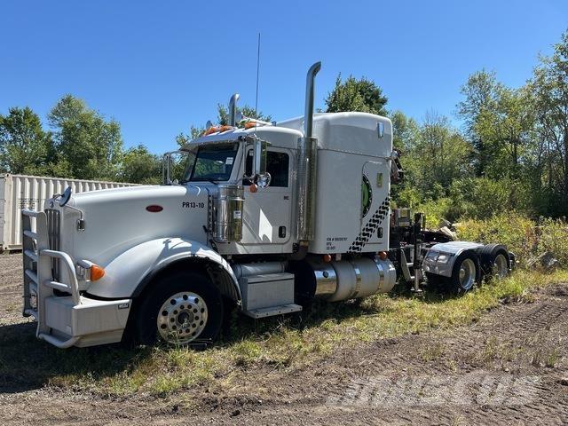 Peterbilt 367 Vlakke laadvloer met kraan