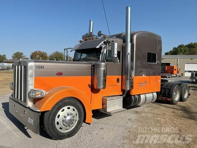 Peterbilt 379 Trekkers