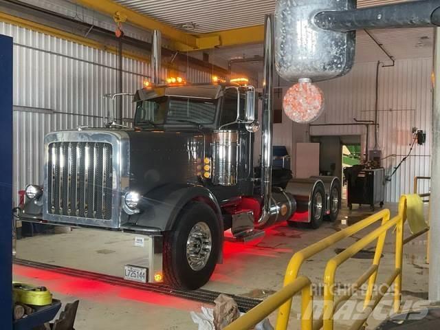 Peterbilt 388 Trekkers