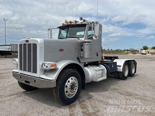 Peterbilt 388 Trekkers