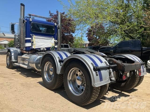 Peterbilt 388 Trekkers