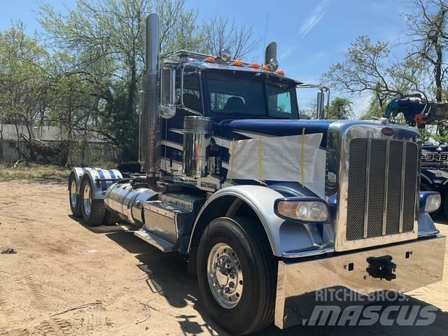Peterbilt 388 Trekkers