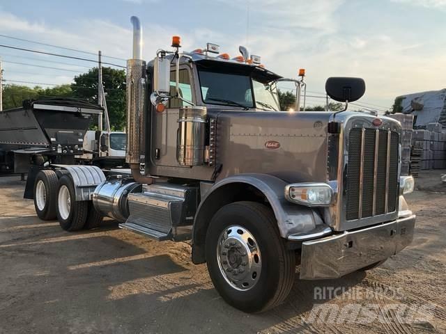 Peterbilt 388 Trekkers