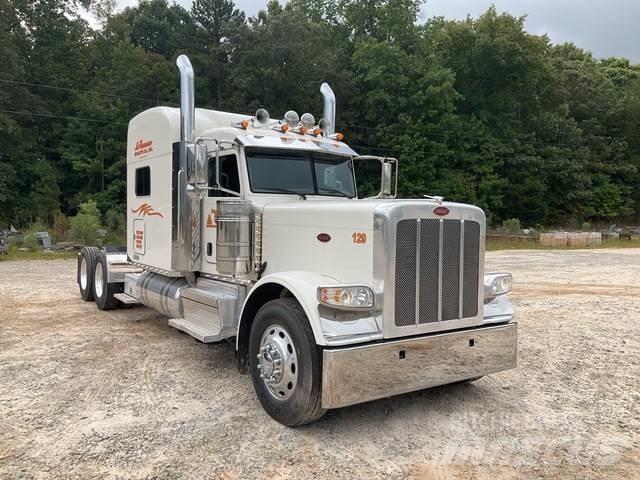 Peterbilt 389 Trekkers