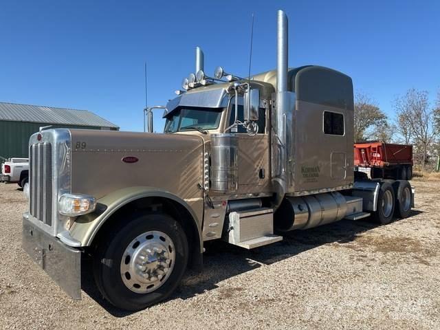 Peterbilt 389 Trekkers