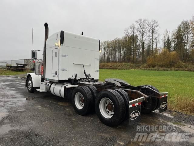 Peterbilt 389 Trekkers
