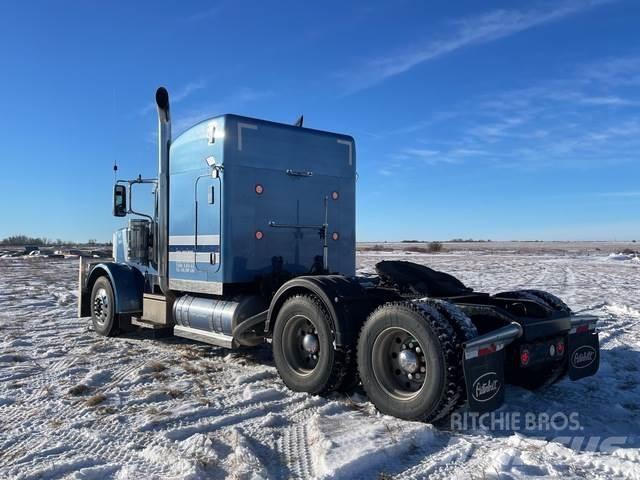 Peterbilt 389 Trekkers
