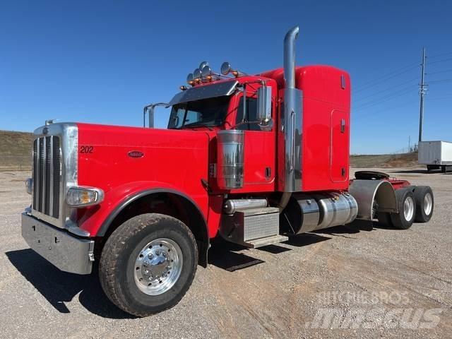 Peterbilt 389 Trekkers