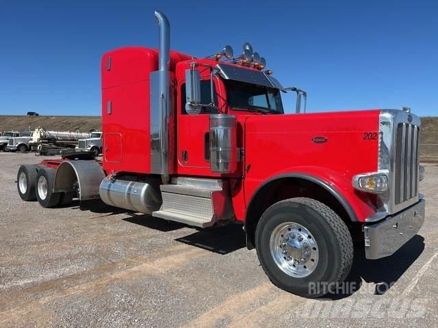 Peterbilt 389 Trekkers