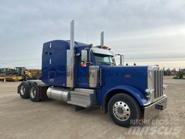 Peterbilt 389 Trekkers