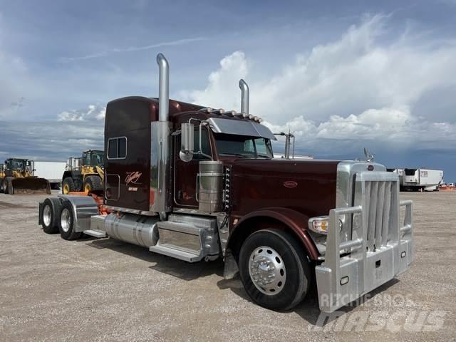 Peterbilt 389 Trekkers