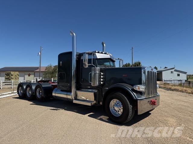 Peterbilt 389 Trekkers