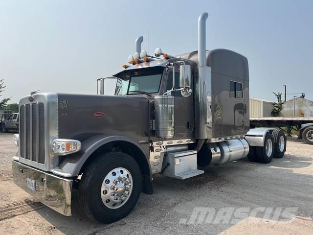 Peterbilt 389 Trekkers