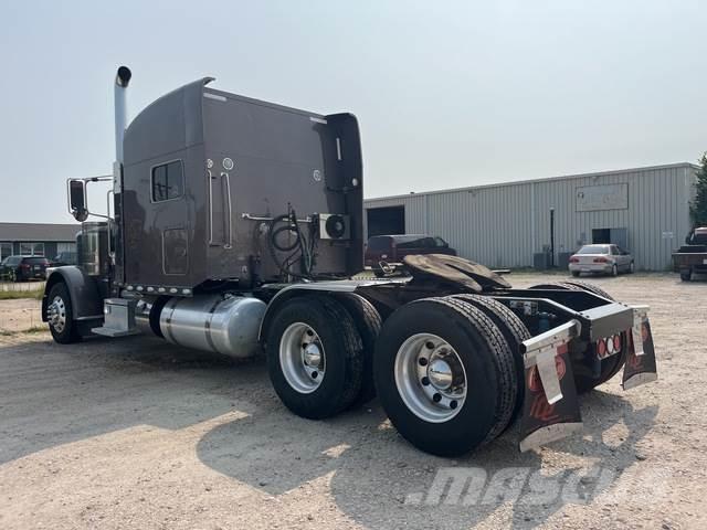 Peterbilt 389 Trekkers