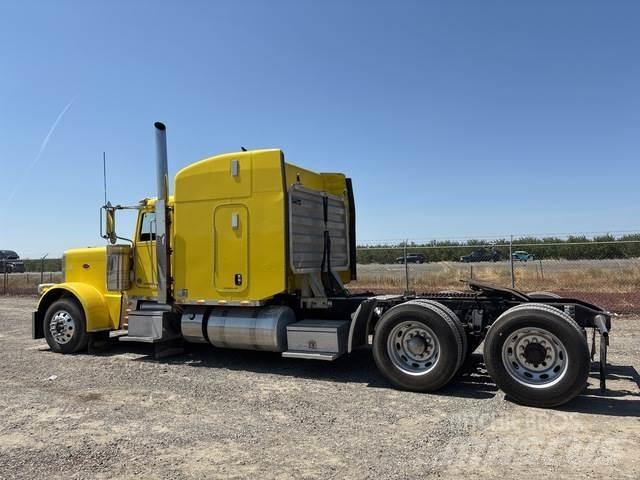 Peterbilt 389 Trekkers