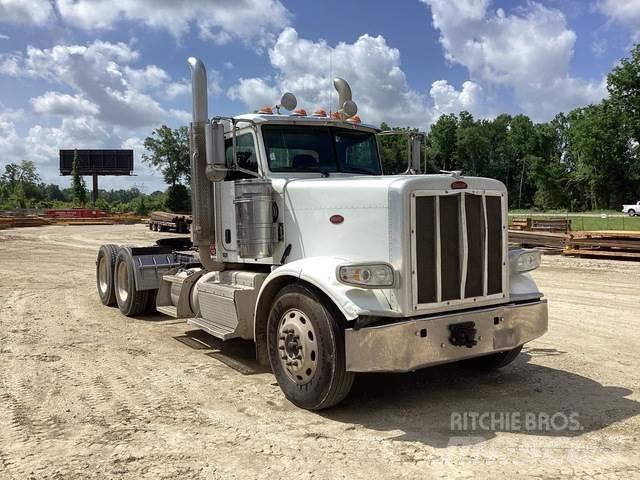 Peterbilt 389 Trekkers