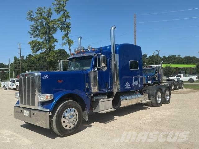 Peterbilt 389 Trekkers