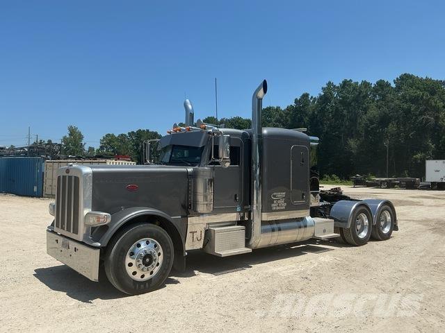 Peterbilt 389 Trekkers