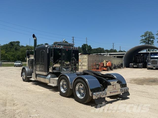 Peterbilt 389 Trekkers