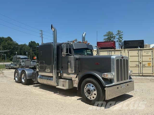 Peterbilt 389 Trekkers