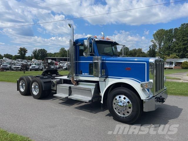 Peterbilt 389 Trekkers