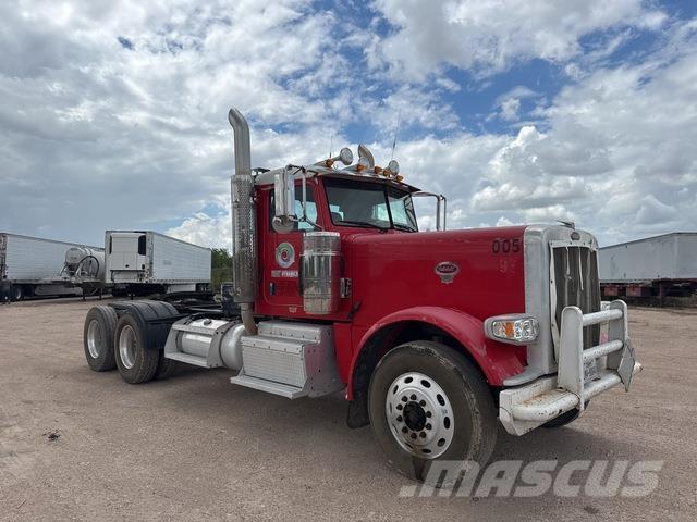 Peterbilt 389 Trekkers