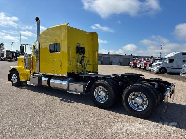 Peterbilt 389 Trekkers