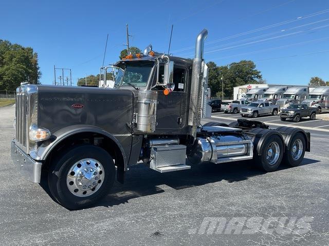 Peterbilt 389 Trekkers