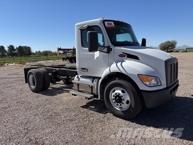 Peterbilt 537 Cabine en interieur