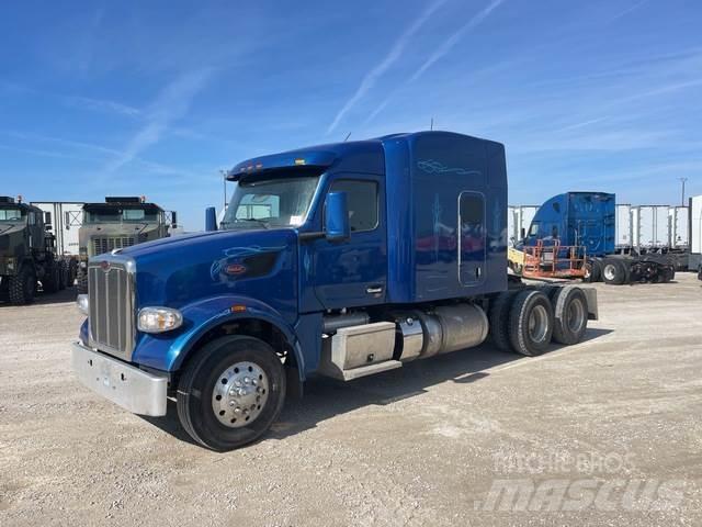 Peterbilt 567 Trekkers