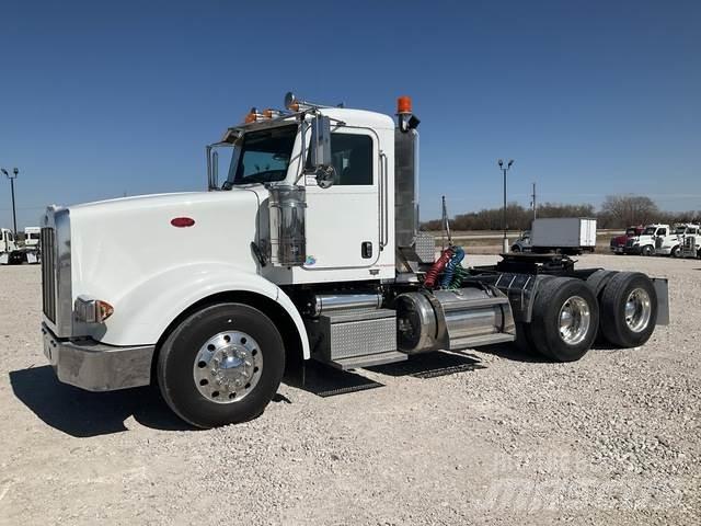 Peterbilt 567 Trekkers