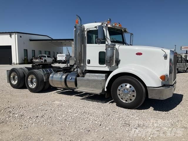Peterbilt 567 Trekkers