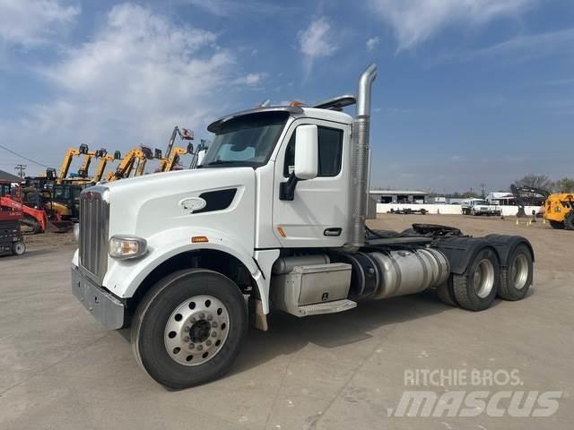 Peterbilt 567 Trekkers