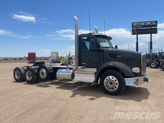 Peterbilt 567 Trekkers