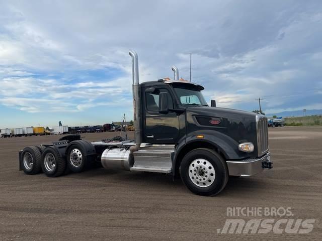 Peterbilt 567 Trekkers