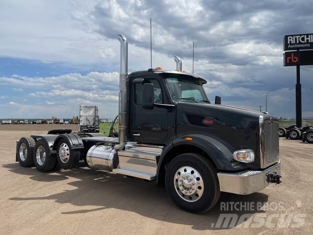 Peterbilt 567 Trekkers