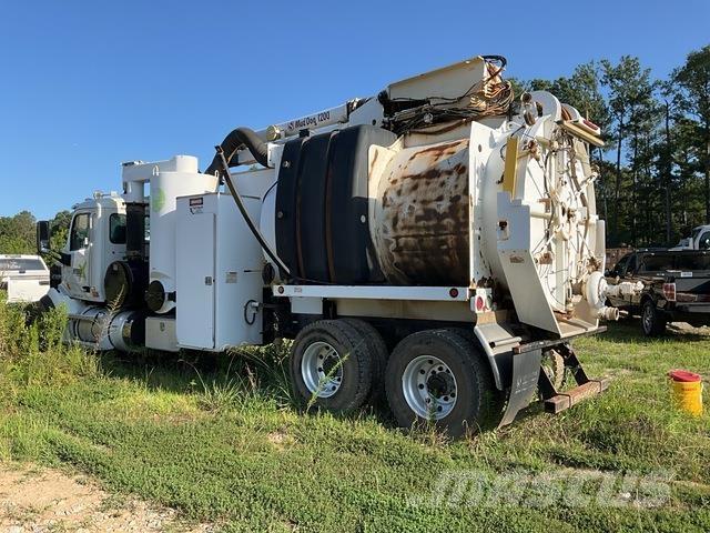 Peterbilt 567 Rupsgraafmachines