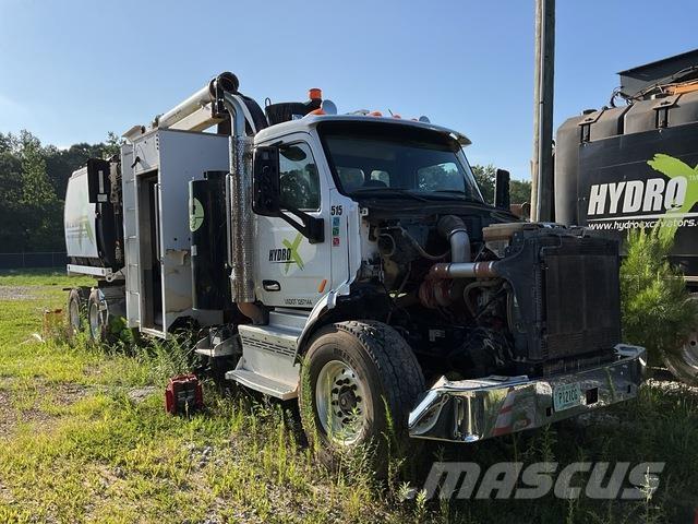 Peterbilt 567 Rupsgraafmachines