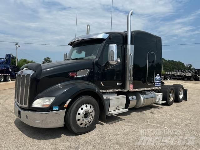 Peterbilt 579 Trekkers