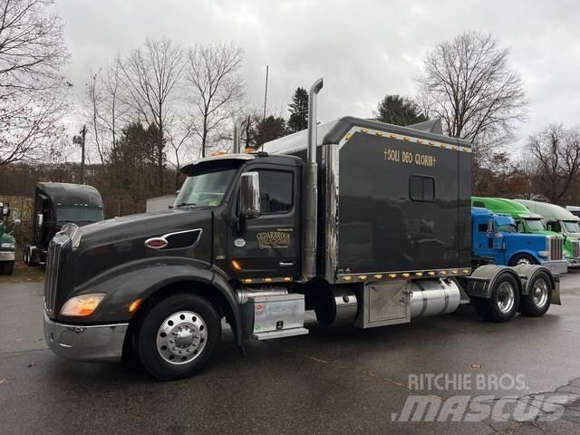 Peterbilt 579 Trekkers