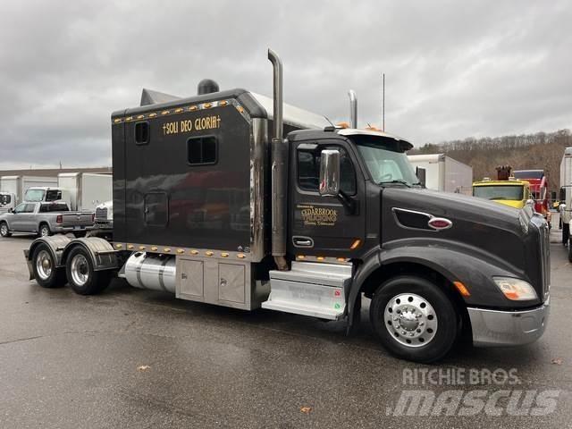 Peterbilt 579 Trekkers
