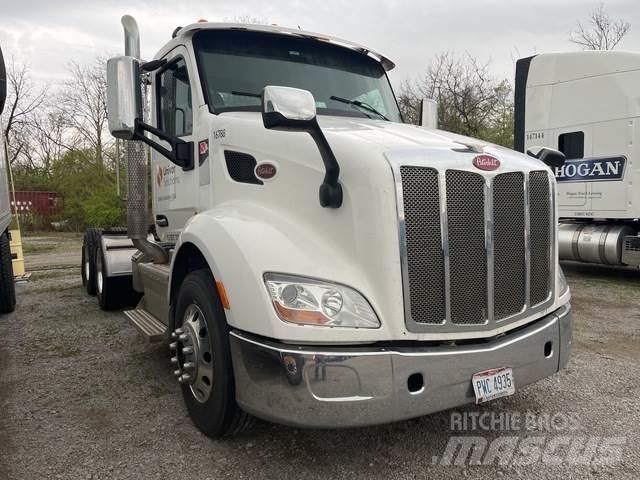 Peterbilt 579 Trekkers