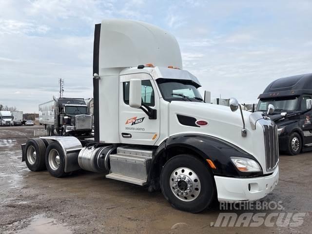 Peterbilt 579 Trekkers