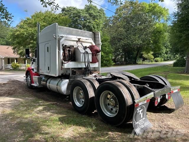 Peterbilt 579 Trekkers