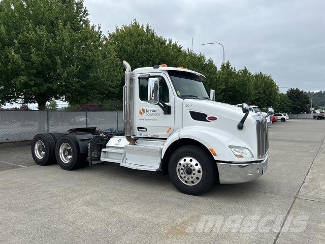 Peterbilt 579 Trekkers