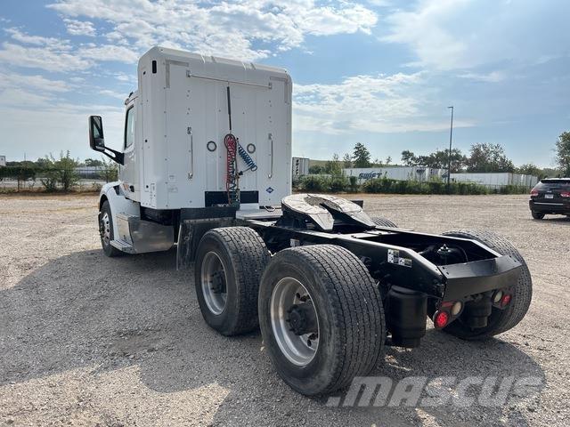 Peterbilt 579 Trekkers