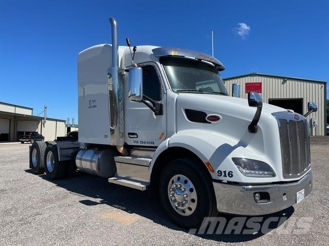 Peterbilt 589 Trekkers