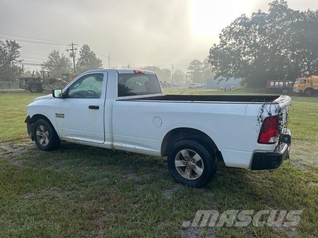 RAM 1500 Bestelwagens met open laadbak