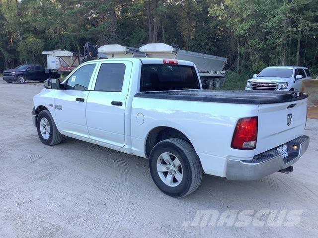 RAM 1500 Bestelwagens met open laadbak